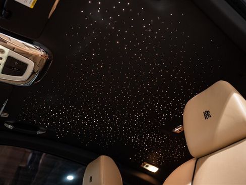 Used 2019 Rolls-Royce Wraith RWD image 21