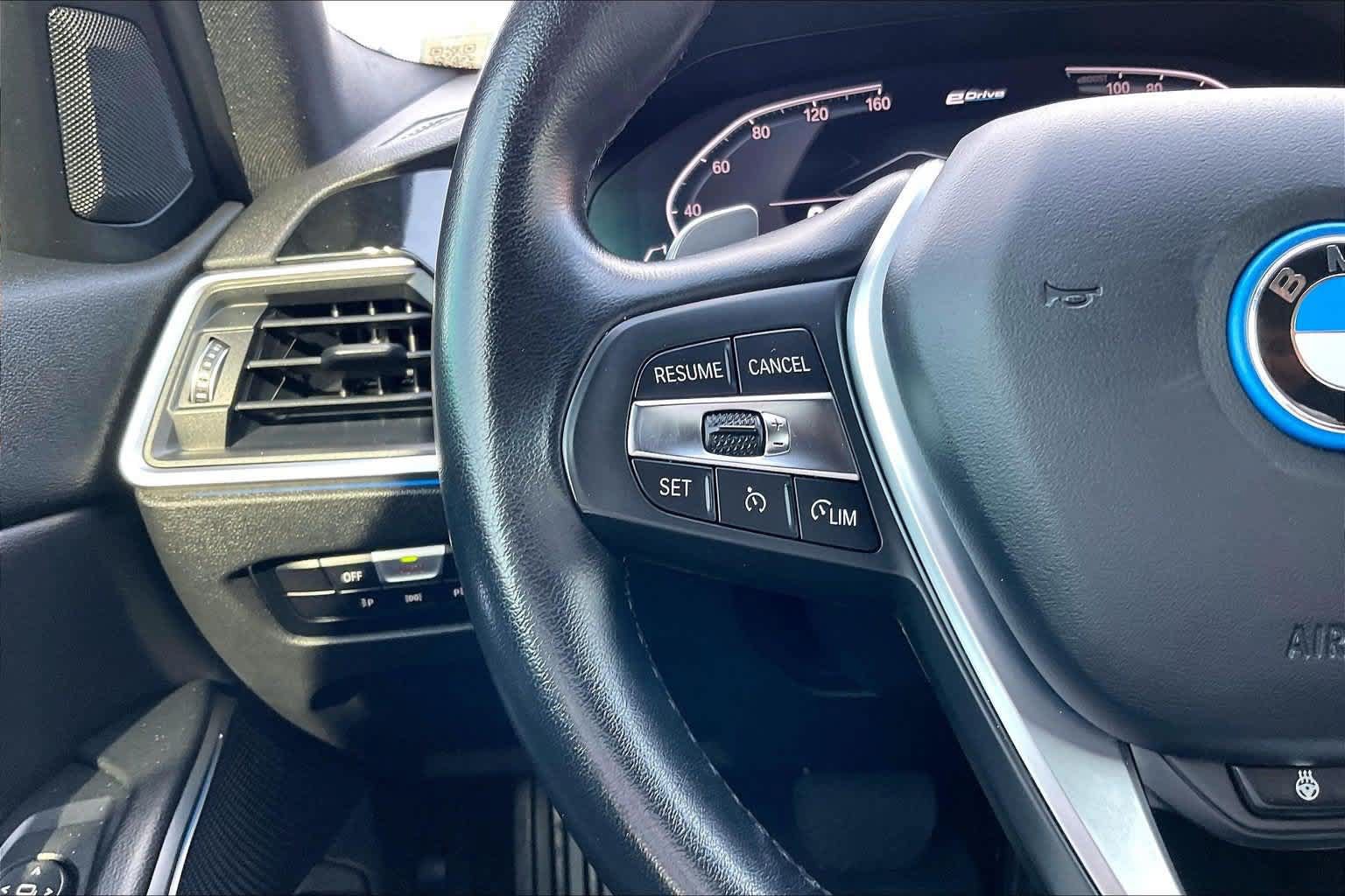Used 2022 BMW 330e xDrive AWD/4WD image 6