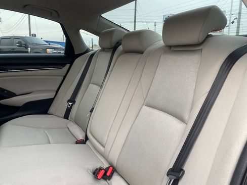 Used 2018 Honda Accord EX image 15