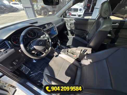 Used 2021 Volkswagen Tiguan SE FWD image 29