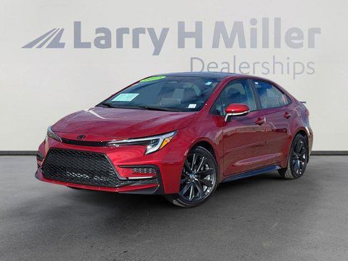 Certified 2025 Toyota Corolla XSE image 1