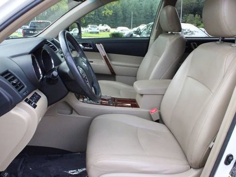 Used 2013 Toyota Highlander Limited AWD/4WD image 11