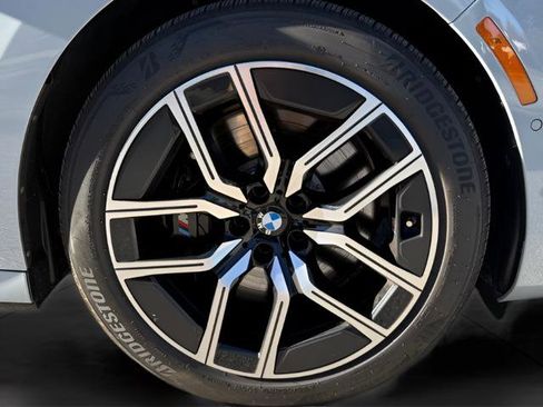 Used 2024 BMW 760i xDrive w/ Premium Package 2 image 9