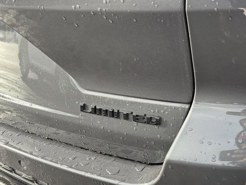 New 2025 Jeep Grand Cherokee Limited w/ Black Appearance Package image 4