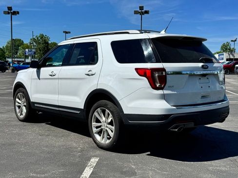 Used 2018 Ford Explorer XLT w/ Equipment Group 202A AWD/4WD image 5