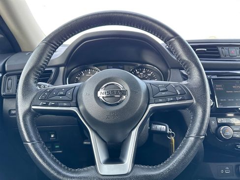 Used 2020 Nissan Rogue S image 18