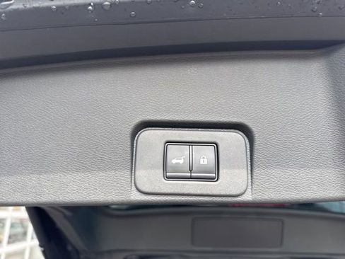 Used 2023 Nissan Rogue SV w/ SV Premium B Package image 21