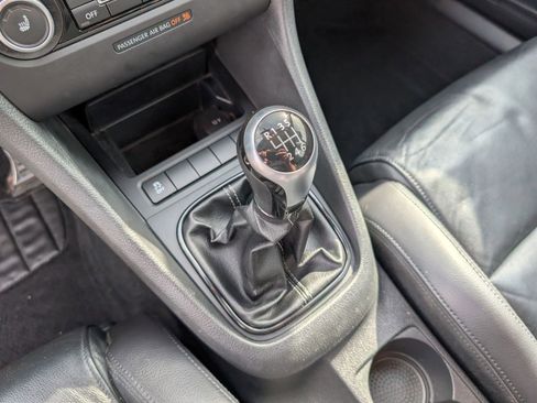 Used 2013 Volkswagen Golf 4-Door image 20