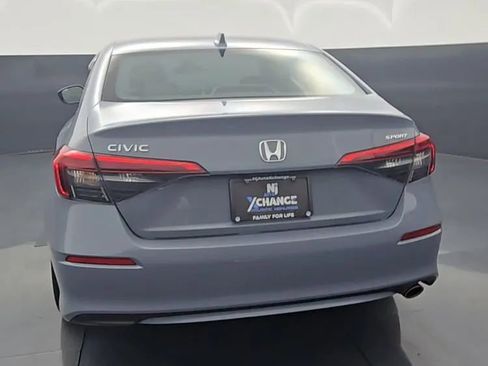 Used 2024 Honda Civic Sport image 4