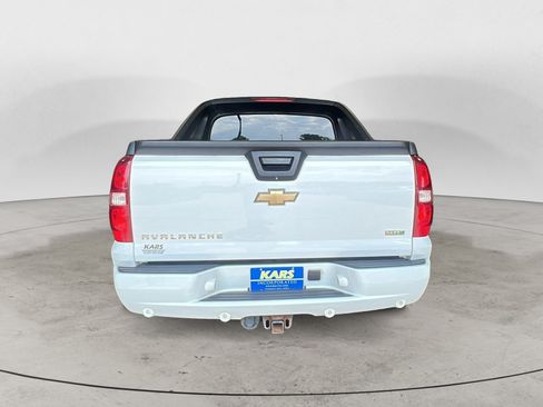 Used 2011 Chevrolet Avalanche LTZ RWD image 5
