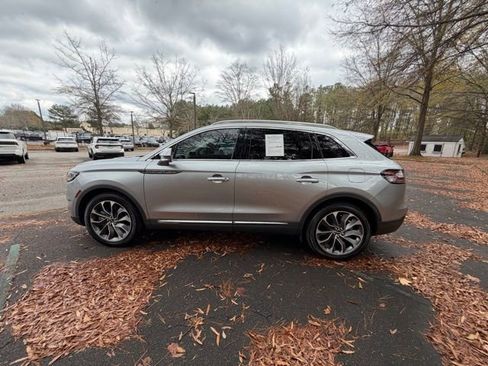 Certified 2022 Lincoln Nautilus Reserve image 3