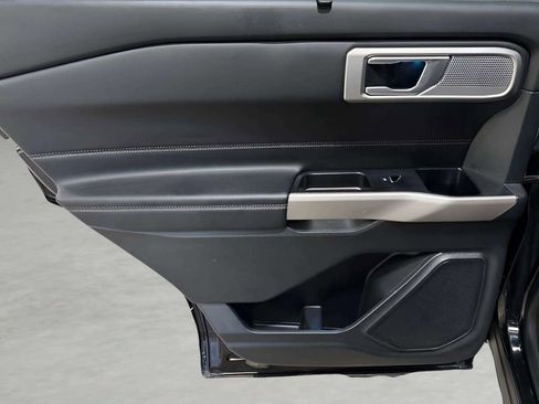 Used 2023 Ford Explorer Limited RWD image 19