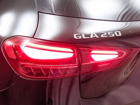 Certified 2025 Mercedes-Benz GLA 250 image 7