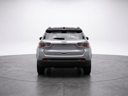 Used 2025 Jeep Compass Limited AWD/4WD image 7