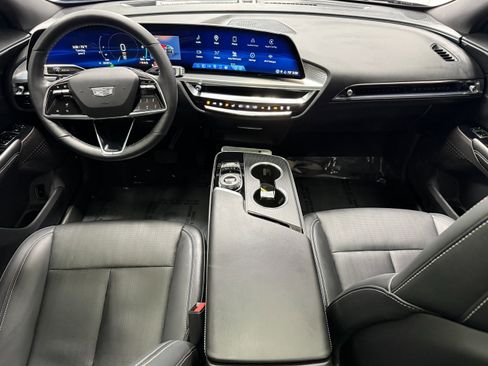 Used 2024 Cadillac Lyriq Luxury AWD/4WD image 14