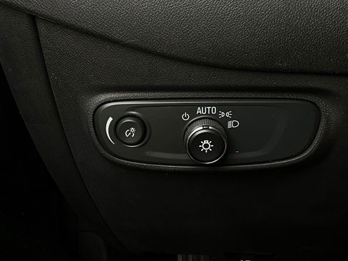 Used 2024 Chevrolet Equinox LS w/ Driver Confidence II Package FWD image 21