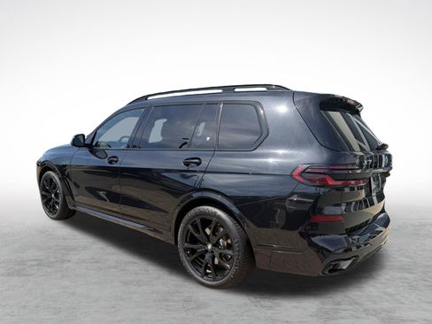 Used 2025 BMW X7 xDrive40i w/ Executive Package AWD/4WD image 3