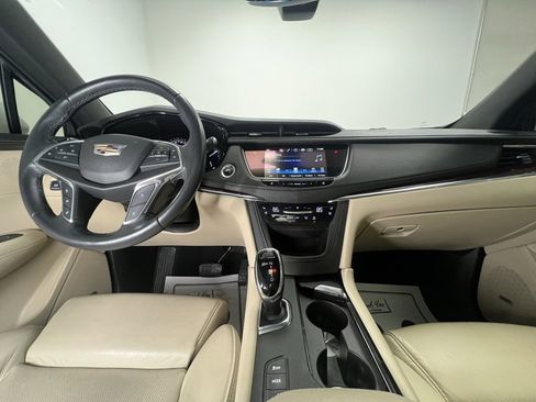 Used 2017 Cadillac XT5 Premium Luxury image 10