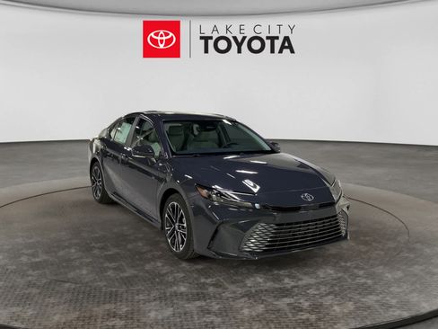 Used 2026 Toyota Camry XLE FWD image 13