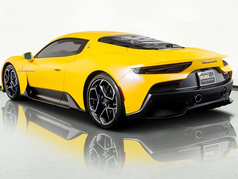 Used 2022 Maserati MC20 Coupe image 16