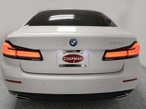 Certified 2023 BMW 530e w/ Premium Package image 4