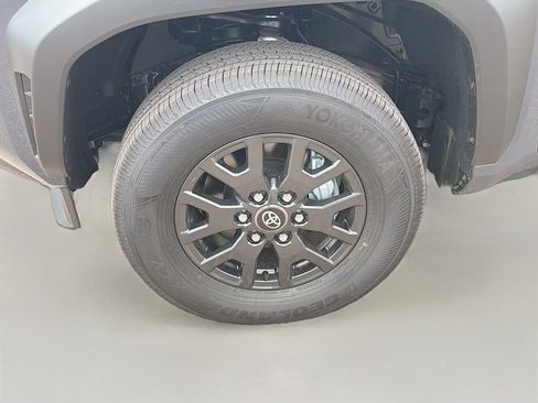Used 2026 Toyota 4Runner SR5 AWD/4WD image 11