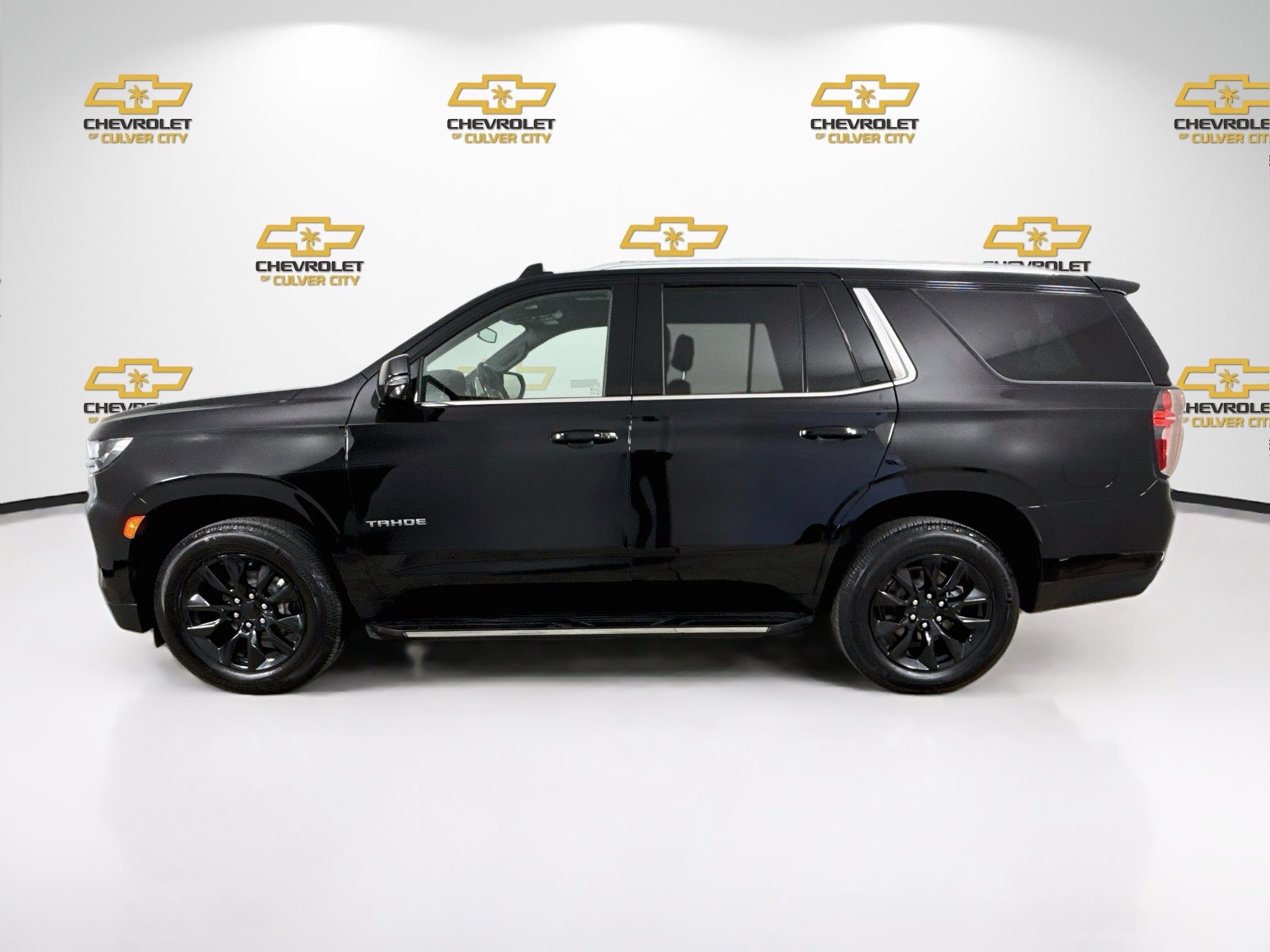 Used 2022 Chevrolet Tahoe LT w/ LT Signature Plus Package RWD image 5