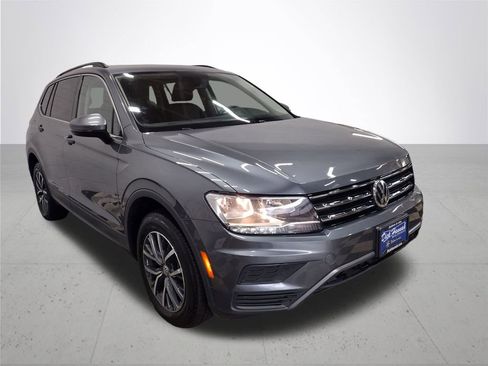 Used 2019 Volkswagen Tiguan SE w/ Panoramic Sunroof Package image 5