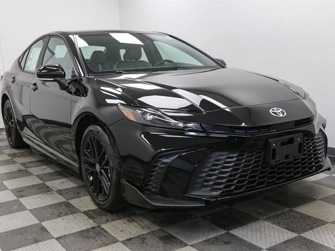 New 2026 Toyota Camry SE image 2