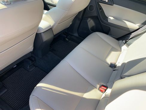 Used 2017 Subaru Forester 2.5i Limited AWD/4WD image 29