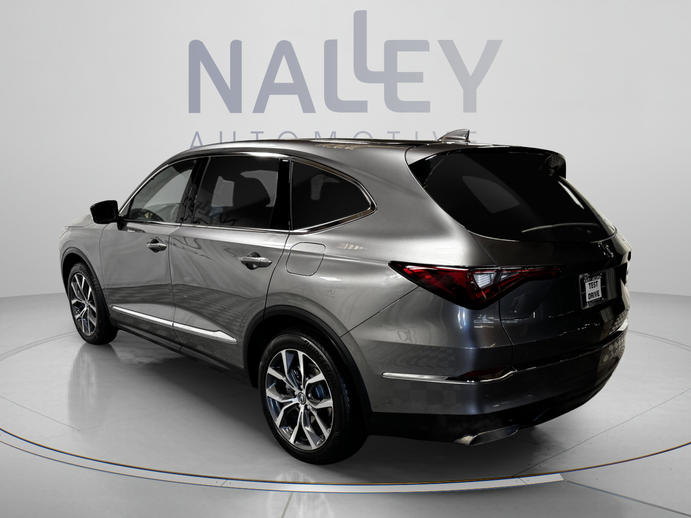 Used 2024 Acura MDX w/ Technology Package AWD/4WD image 3