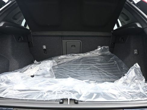 New 2026 Volvo XC40 B5 Ultra w/ Protection Package Premier image 32