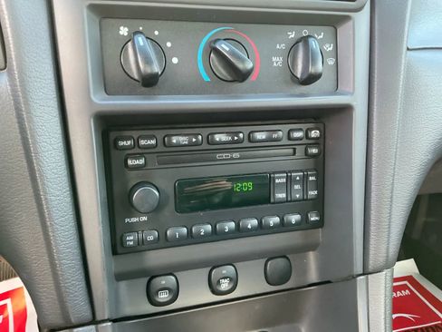Used 2003 Ford Mustang Premium image 27