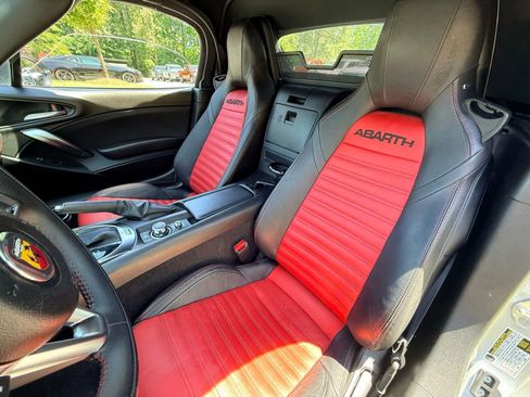 Used 2019 FIAT 124 Spider Abarth w/ Navigation & Sound Group RWD image 43