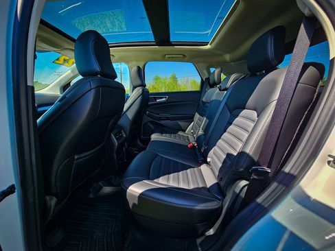 Used 2022 Ford Edge SEL w/ Convenience Package AWD/4WD image 32