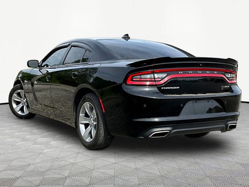 Used 2018 Dodge Charger SXT Plus RWD image 4