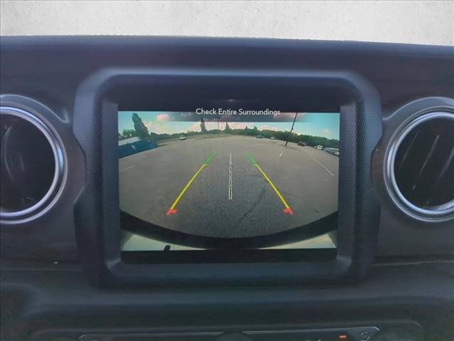 Used 2022 Jeep Wrangler Unlimited Sahara w/ Cold Weather Group AWD/4WD image 12