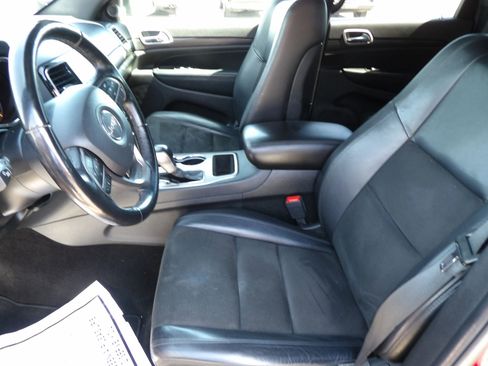 Used 2021 Jeep Grand Cherokee Laredo X AWD/4WD image 10