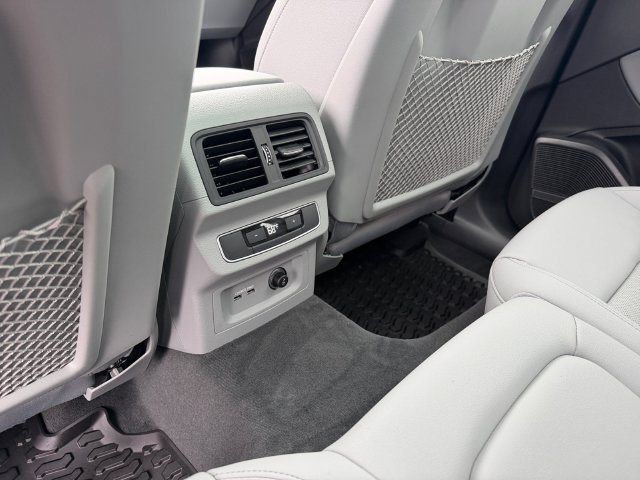 Used 2023 Audi Q5 2.0T Premium Plus AWD/4WD image 12