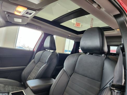 Used 2025 Mitsubishi Outlander SE image 23