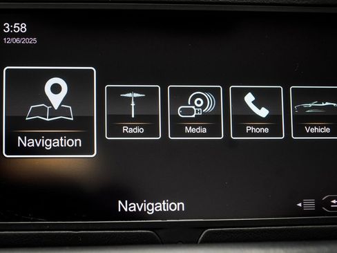 Used 2019 Aston Martin DB11 Volante image 35