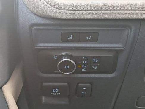 Used 2023 Ford Expedition Max Limited image 32