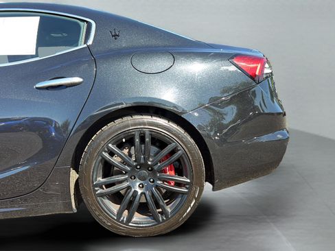 Used 2022 Maserati Ghibli Modena Q4 AWD/4WD image 29