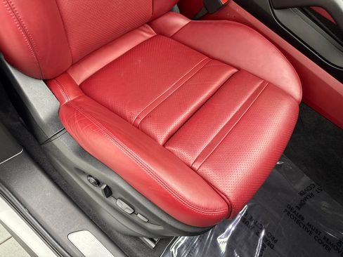 Used 2022 Porsche Cayenne w/ Premium Package AWD/4WD image 45