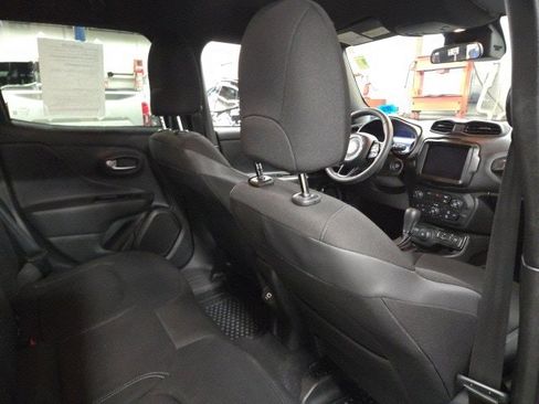 Used 2022 Jeep Renegade Altitude image 54