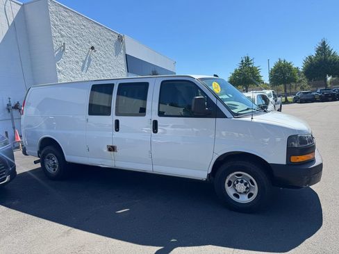 Used 2022 Chevrolet Express 2500 Extended w/ Enhanced Convenience Package RWD image 3