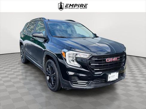 Used 2022 GMC Terrain SLE w/ Driver Convenience Package image 1