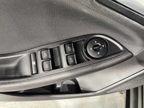 Certified 2018 Ford Focus SE FWD image 19
