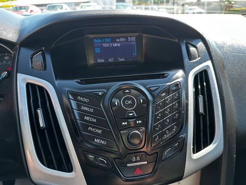 Used 2014 Ford Focus SE FWD image 15