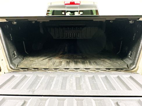 Used 2024 GMC Canyon AT4 w/ AT4 Premium Package image 28